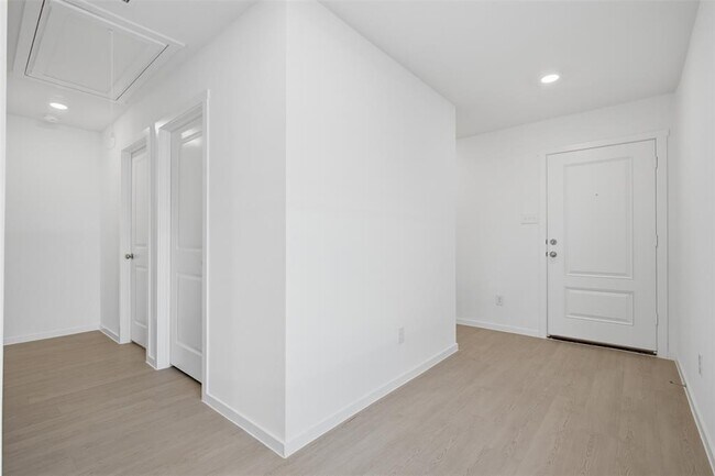 Foto del edificio - 432 Jones Bch Ln