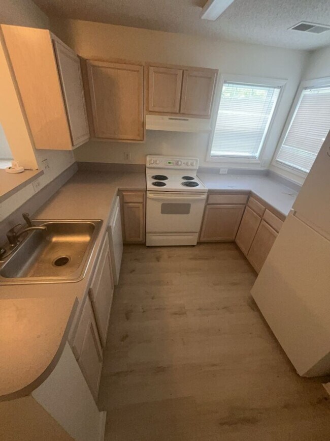 Foto del edificio - 3730-303 PARDUE WOODS PL