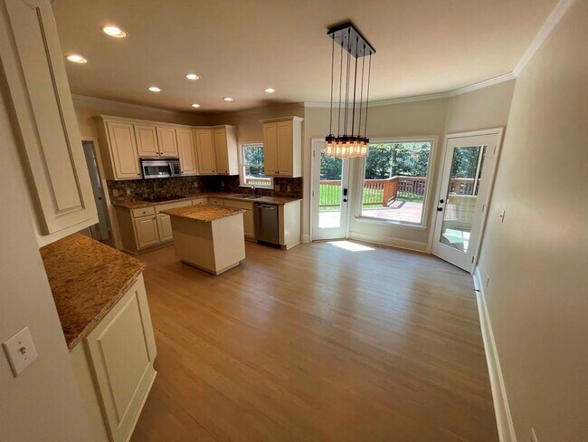 Building Photo - 510 Stonebrook Farms Dr