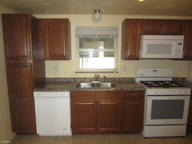 Building Photo - 1212 McNeilly Ave