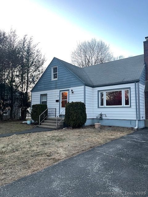 Primary Photo - 9 Sunfield Cir