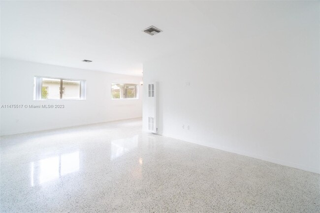 Building Photo - 8225 SW 62nd Ct