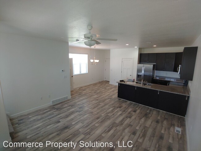 Building Photo - 4 br, 3 bath House - 1092 Emerald Pools Lane