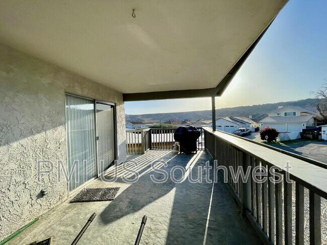 Foto del edificio - 1766 Riverside Drive