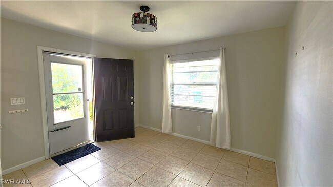 Foto del edificio - 4615 SE 4th Pl