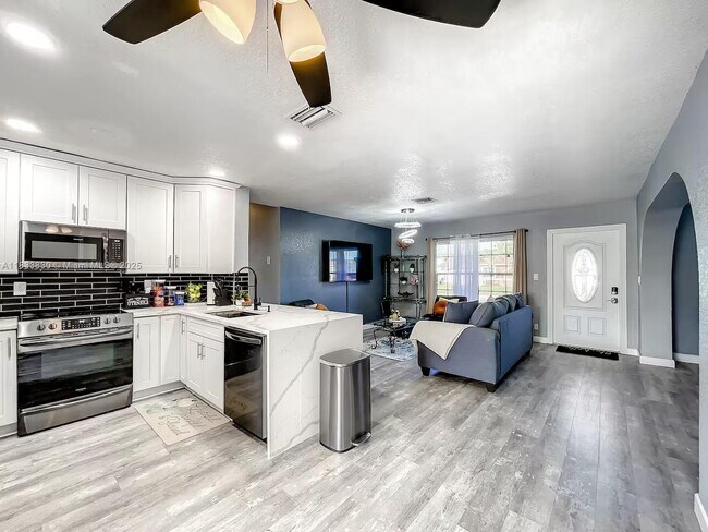 Foto del edificio - 1660 SW 47th Ave