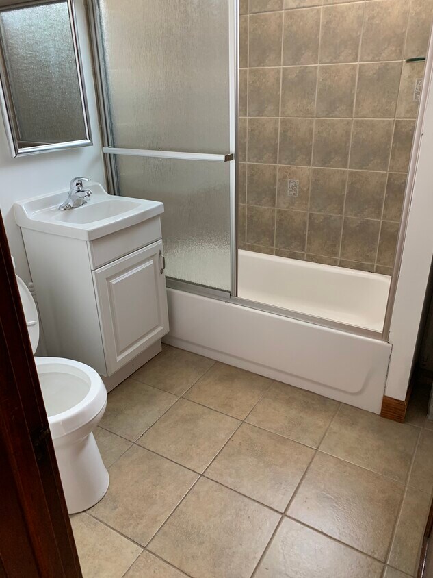 3530 W Evergreen Ave Unit 2, Chicago, IL 60651 3530 W Evergreen Ave