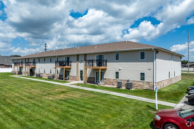 Building Photo - Cedar Ridge