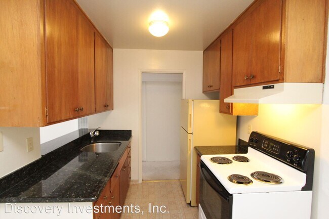 Building Photo - 1 br, 1 bath Apartment - 2229 McGee Ave.