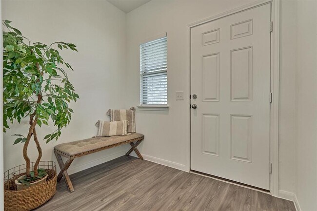 Building Photo - 16703 Oak Bough Dr