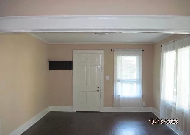 Building Photo - 1008 W Elm St