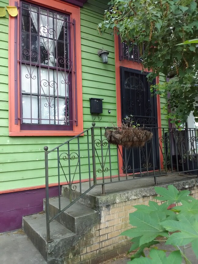 Building Photo - 2424 Saint Claude Ave
