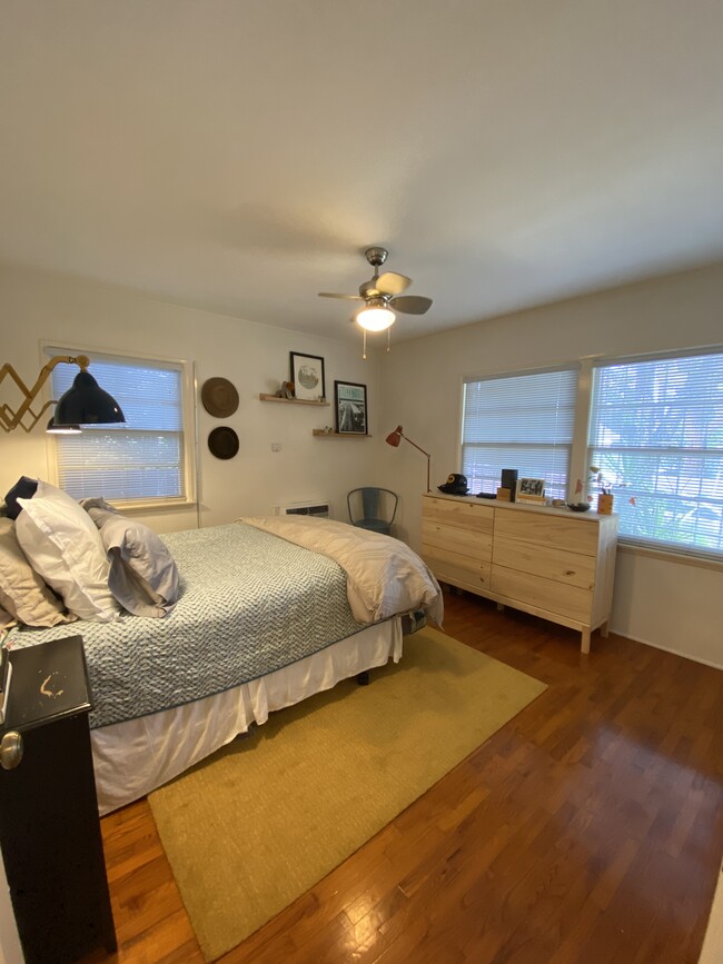 Building Photo - 3315 Caroline Ave