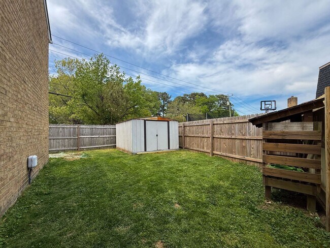 Foto del edificio - Double En-Suite Townhome