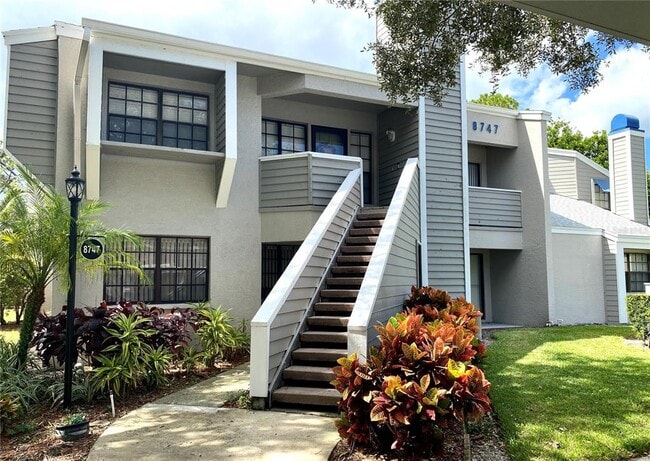 Building Photo - 8747 Bardmoor Pl