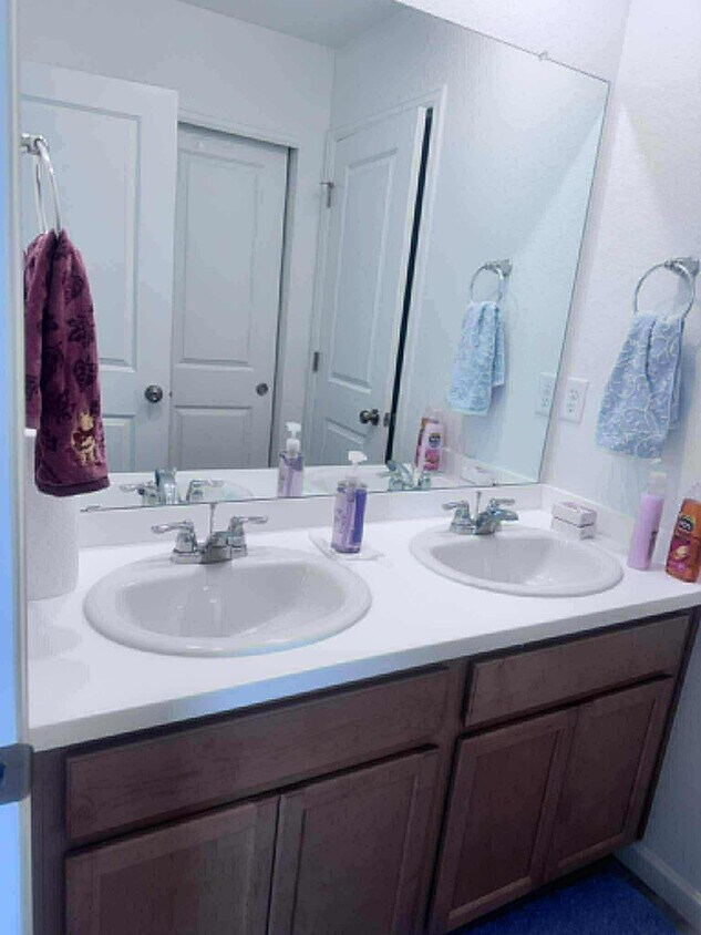 Building Photo - 3487 N Duquesne Wy