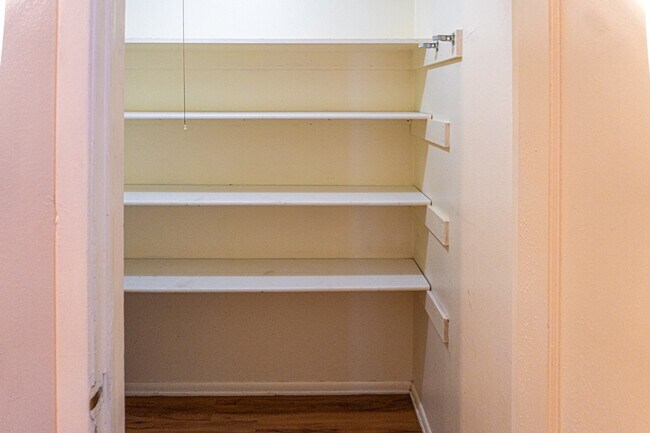 Foto del edificio - 2396 S Linden Ct