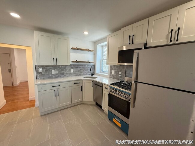 Building Photo - 20 Chelsea St