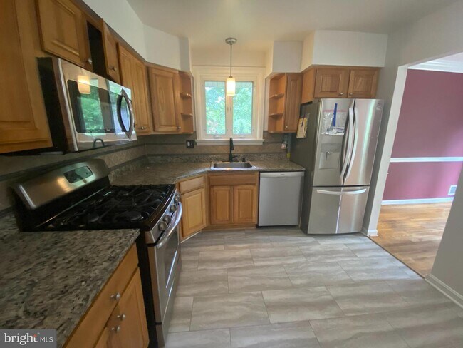 Building Photo - 8706 Braeburn Dr