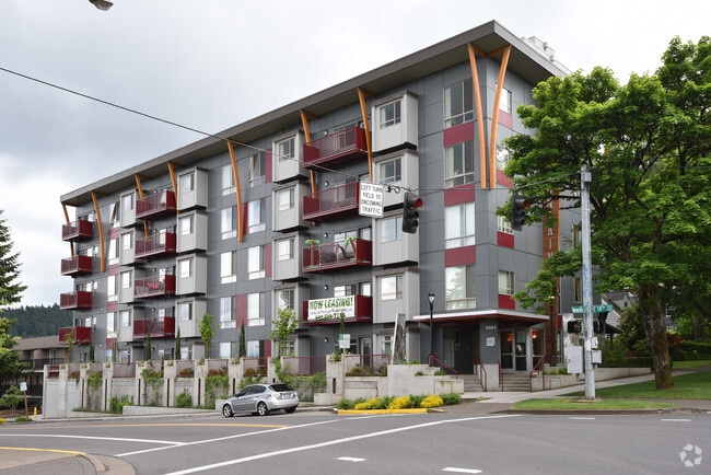Building Photo - Prefontaine