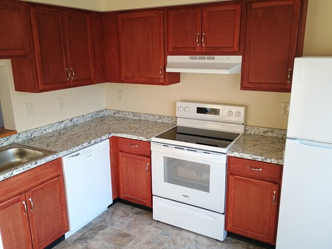 Building Photo - 402 Terry Ct