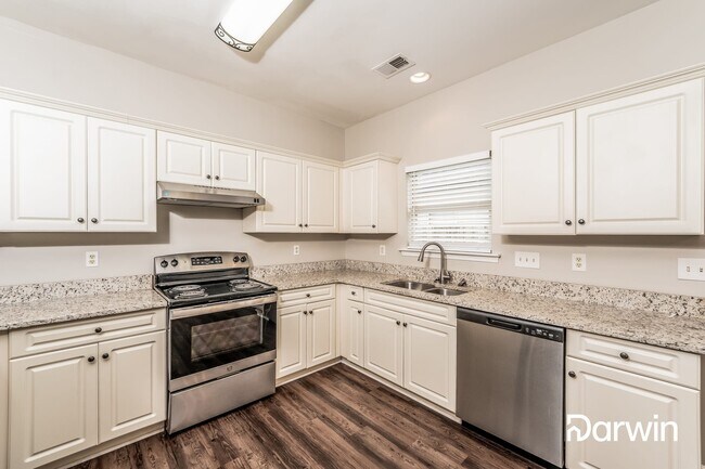 Building Photo - 1148 Washington Dr