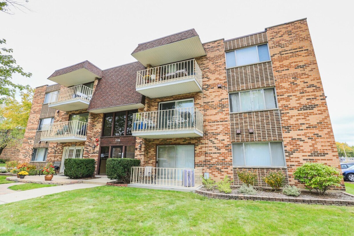 Foto del edificio - 7321 Sandalwood Drive