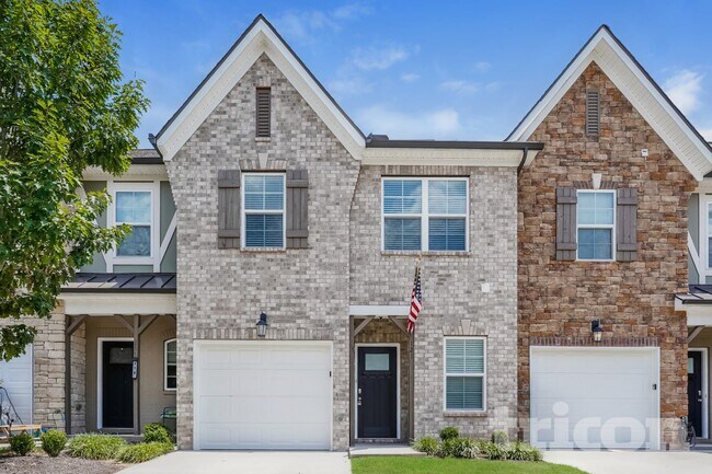 Foto del edificio - 121 Hickory Sta Ln