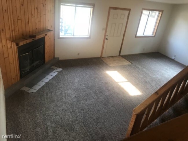 Building Photo - 2 br, 2 bath House - 4121 Maple Trail