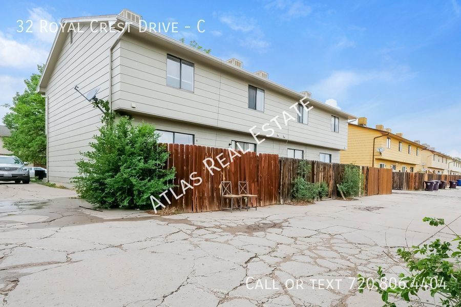 Primary Photo - Centrally located 2 bedroom 1.5 bathroom T...