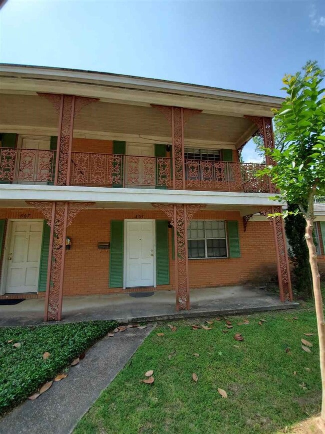 Building Photo - 505 Williams St