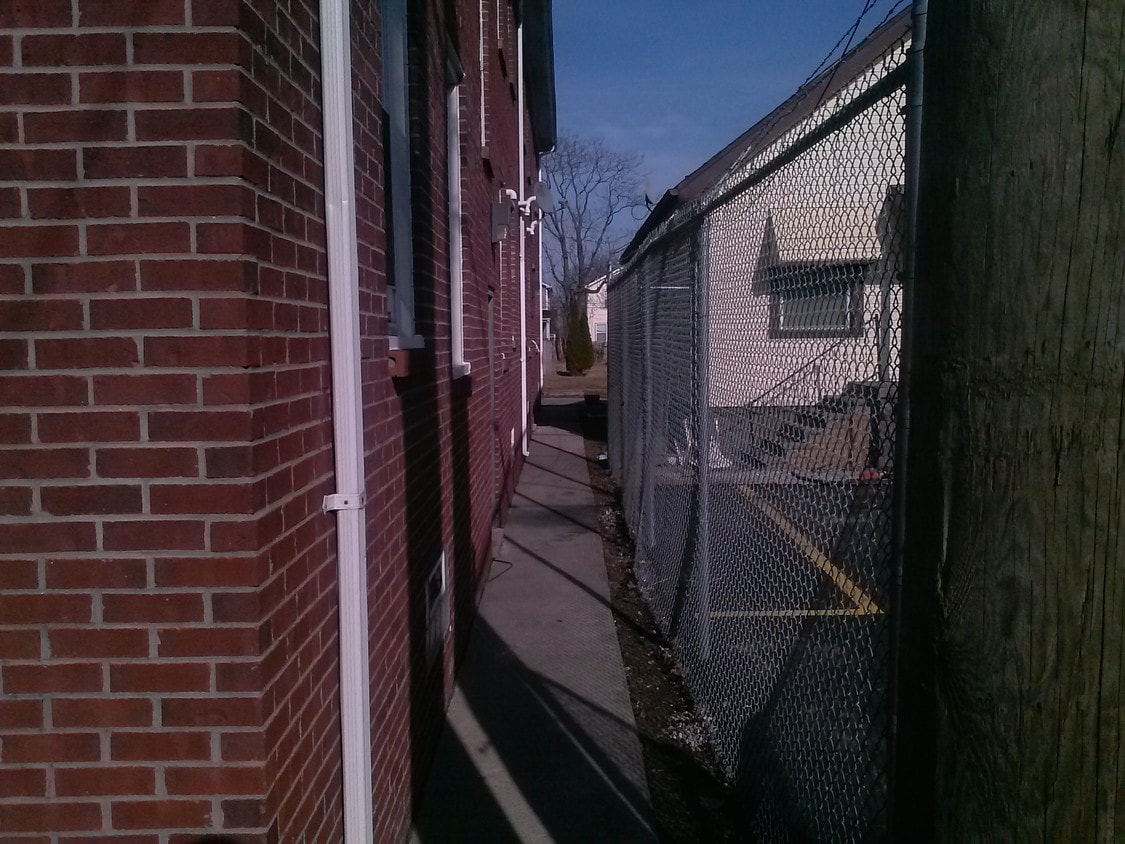 Building Photo - 4113 Midland St