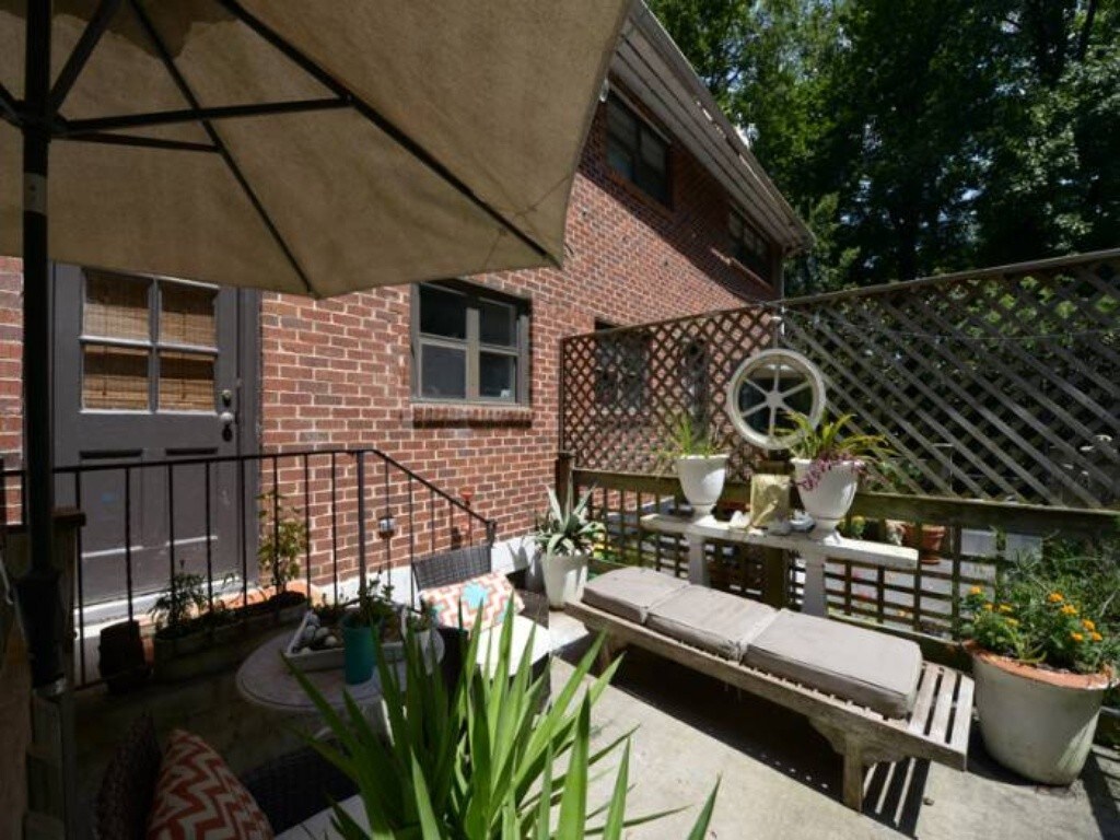 967 E Rock Springs Rd NE, Atlanta, GA 30306 Townhome Rentals in