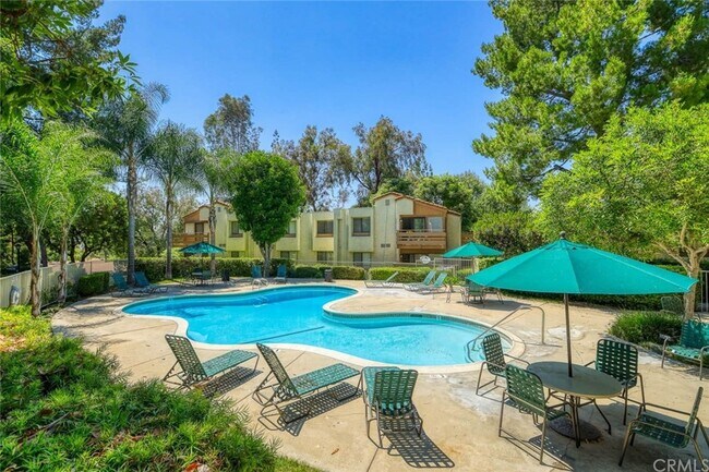 Foto del edificio - 22765 Lakeway Dr