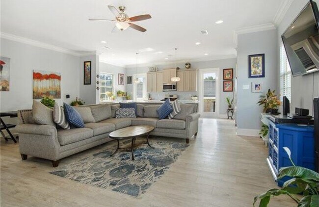 Foto del edificio - 5760 Warrington Dr