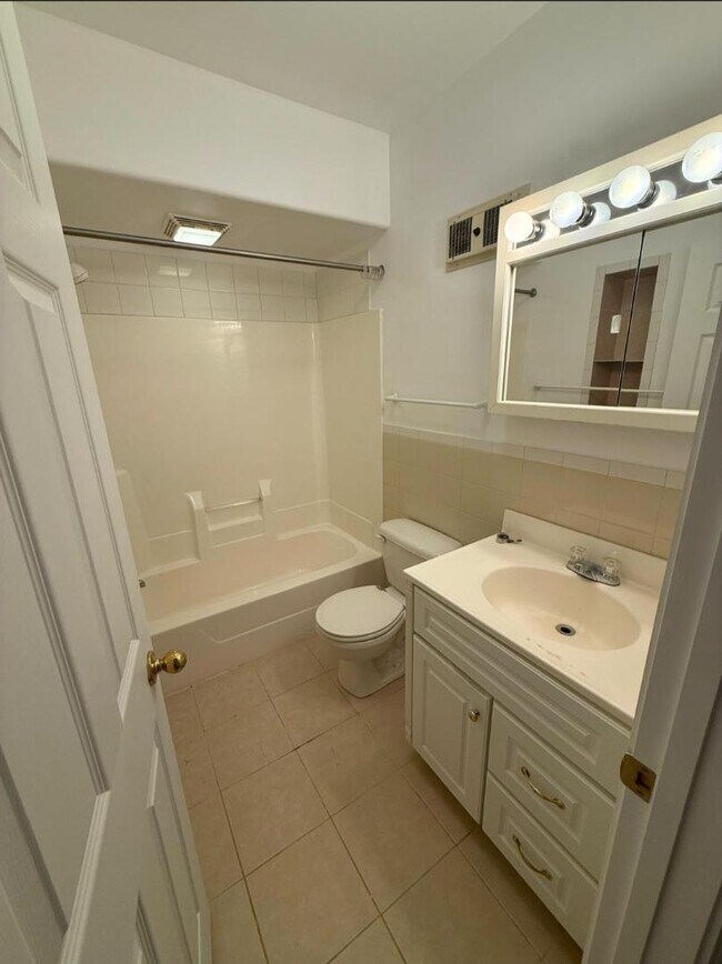 Foto del edificio - 318 Liberty St