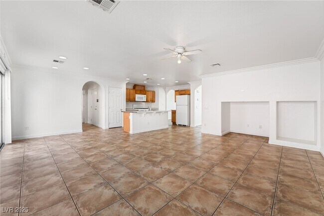 Building Photo - 5321 N Santa Fe Heights St