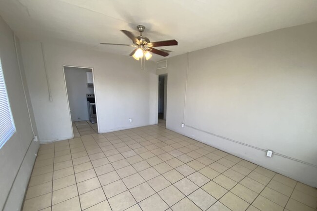 Building Photo - 2730 W Mckinley St Unit 4