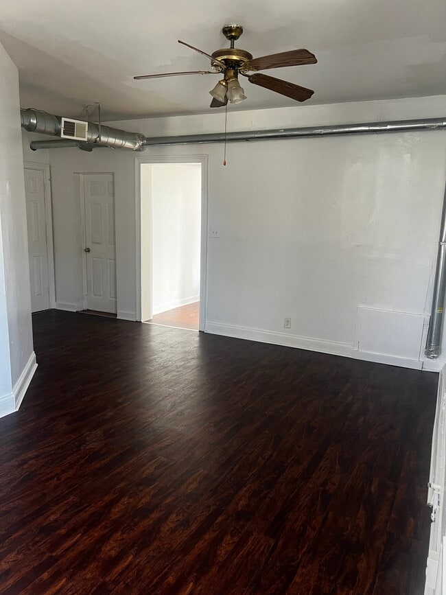 Living Room - 2357 S Homan Ave