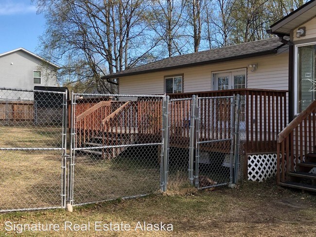 Foto del edificio - 3 br, 2 bath House - 1451 E. Fairview Loop