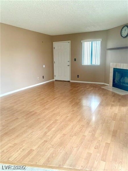 Foto del edificio - 1575 W Warm Springs Rd