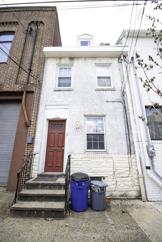 Primary Photo - 1354 E Berks St