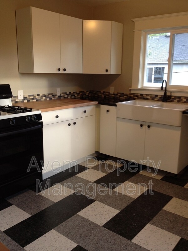 Foto del edificio - 7506 E Burnside St