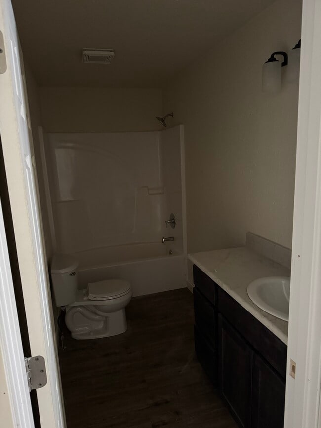 Building Photo - 4106 Victory Ave