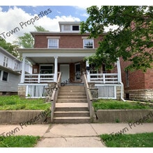 Building Photo - 208 N Hickory St