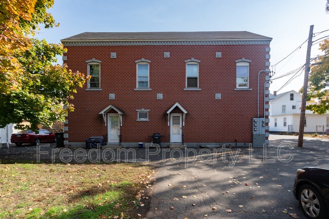 Photo - 27 Railroad Ave House