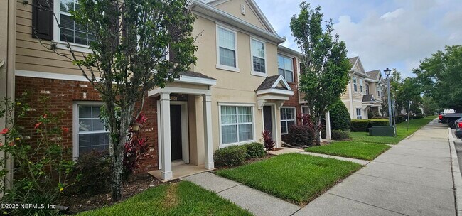 Foto del edificio - 8100 Summer Palm Ct