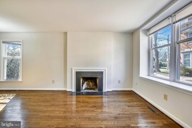 Building Photo - 1525 Oronoco St