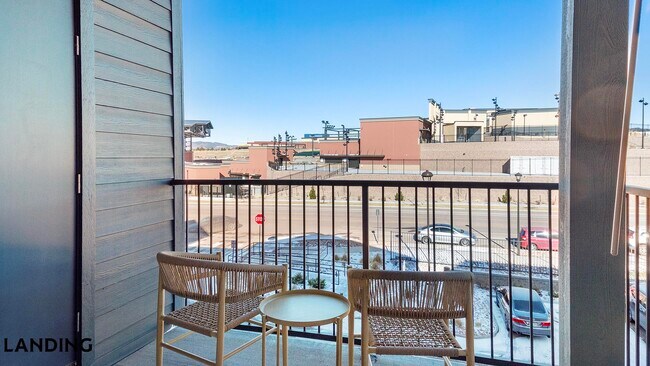 Building Photo - 185 Polaris Pointe