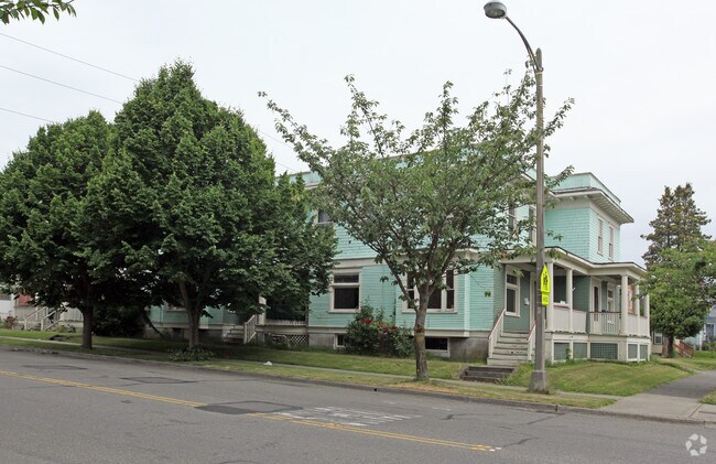 Building Photo - Sheridan 6